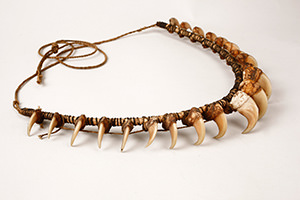Head jewellery (barégue einogui)